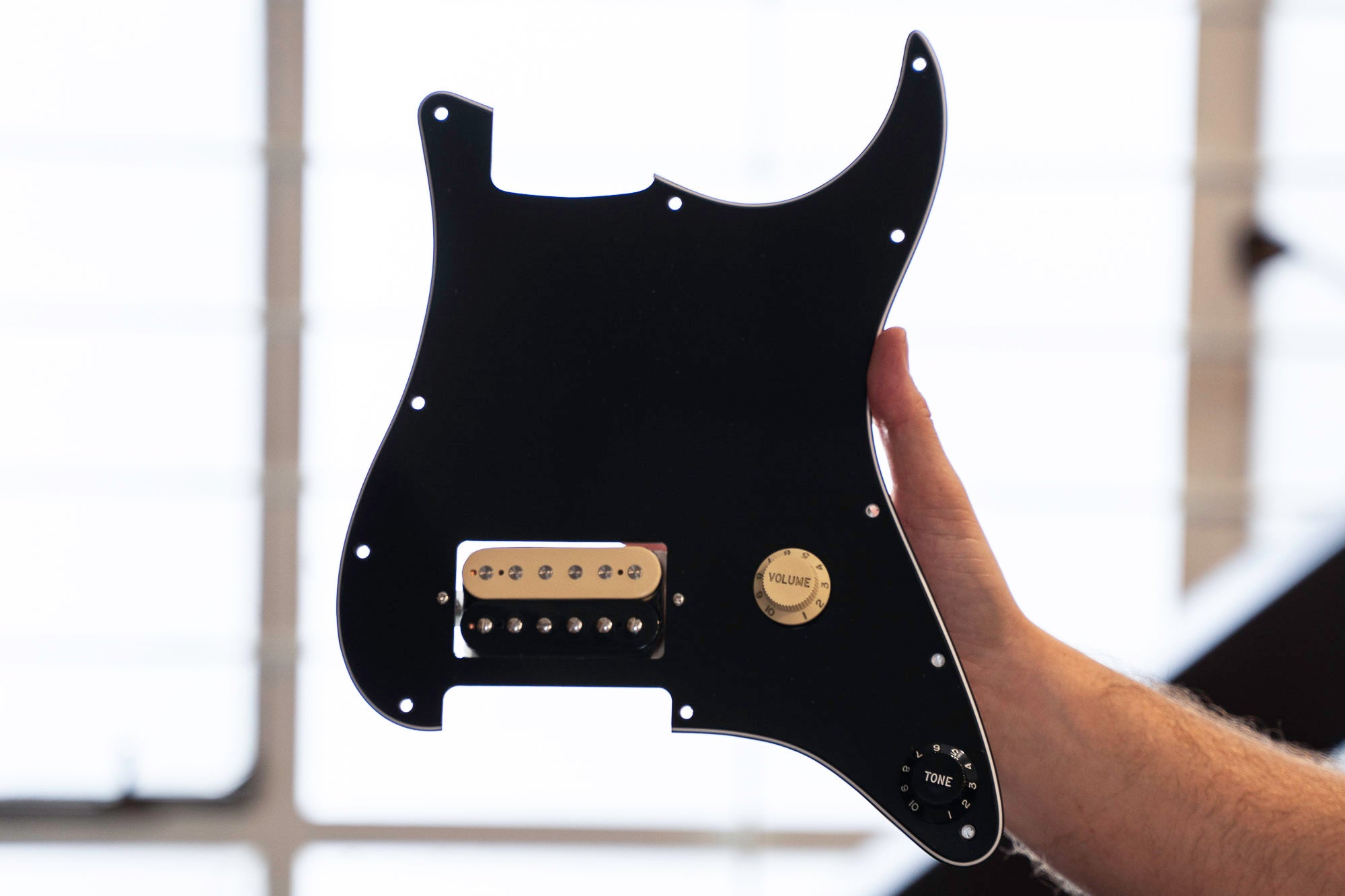 Custom Works: Single Humbucker H Loaded Pickguard for Strat®