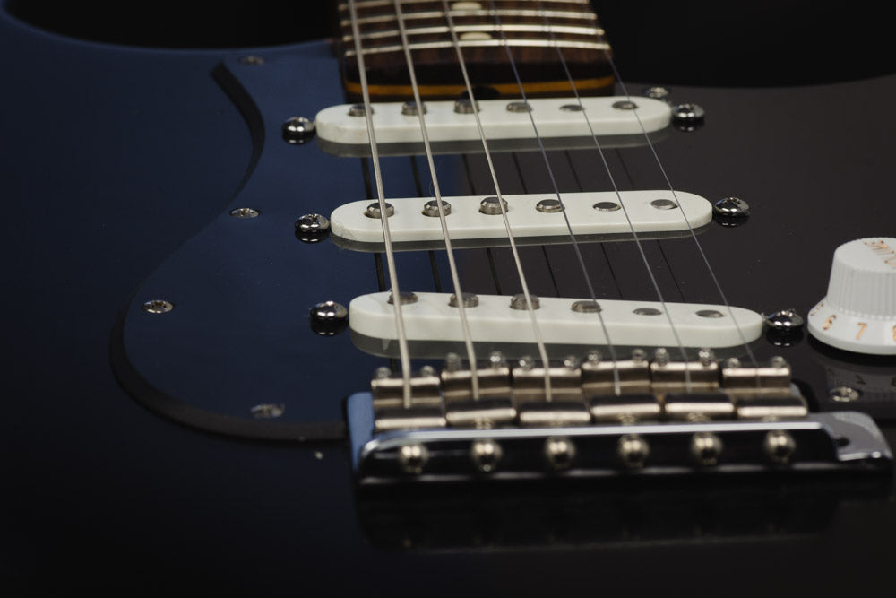Série Artiste : Plaque de protection chargée Pompeii « Black Strat »