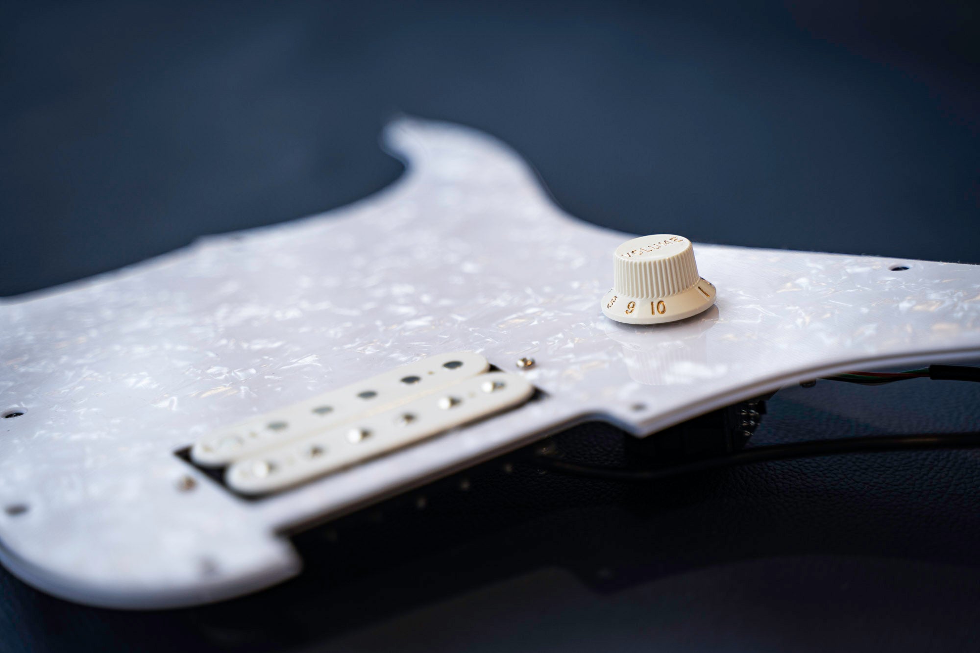 Custom Shop: HSS Loaded Pickguard für Strat®