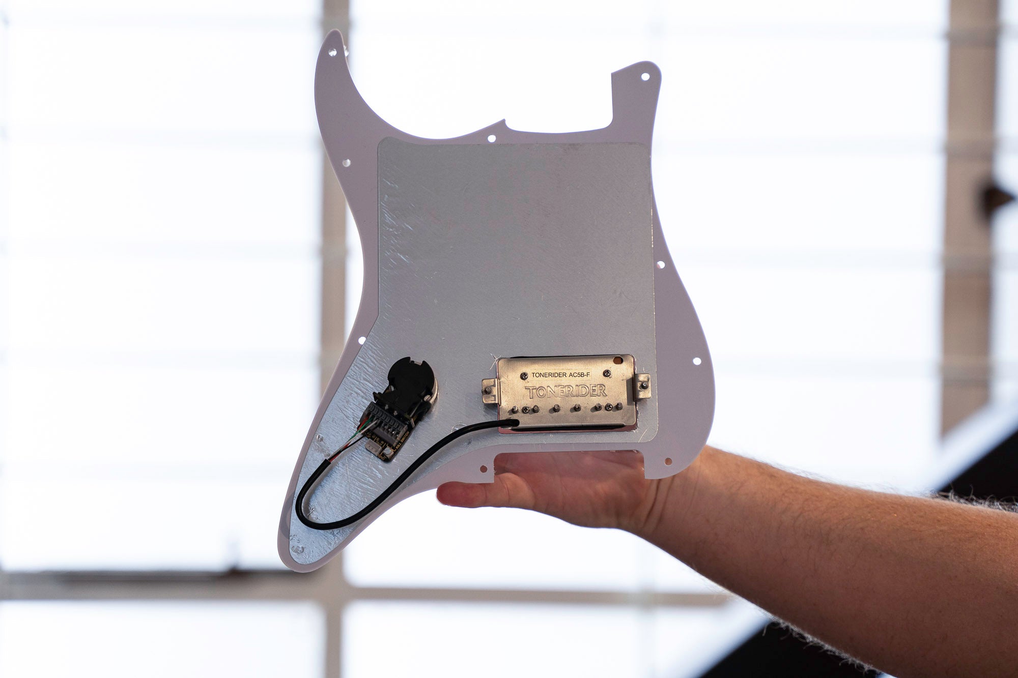Custom Works: Single Humbucker H Loaded Pickguard for Strat®
