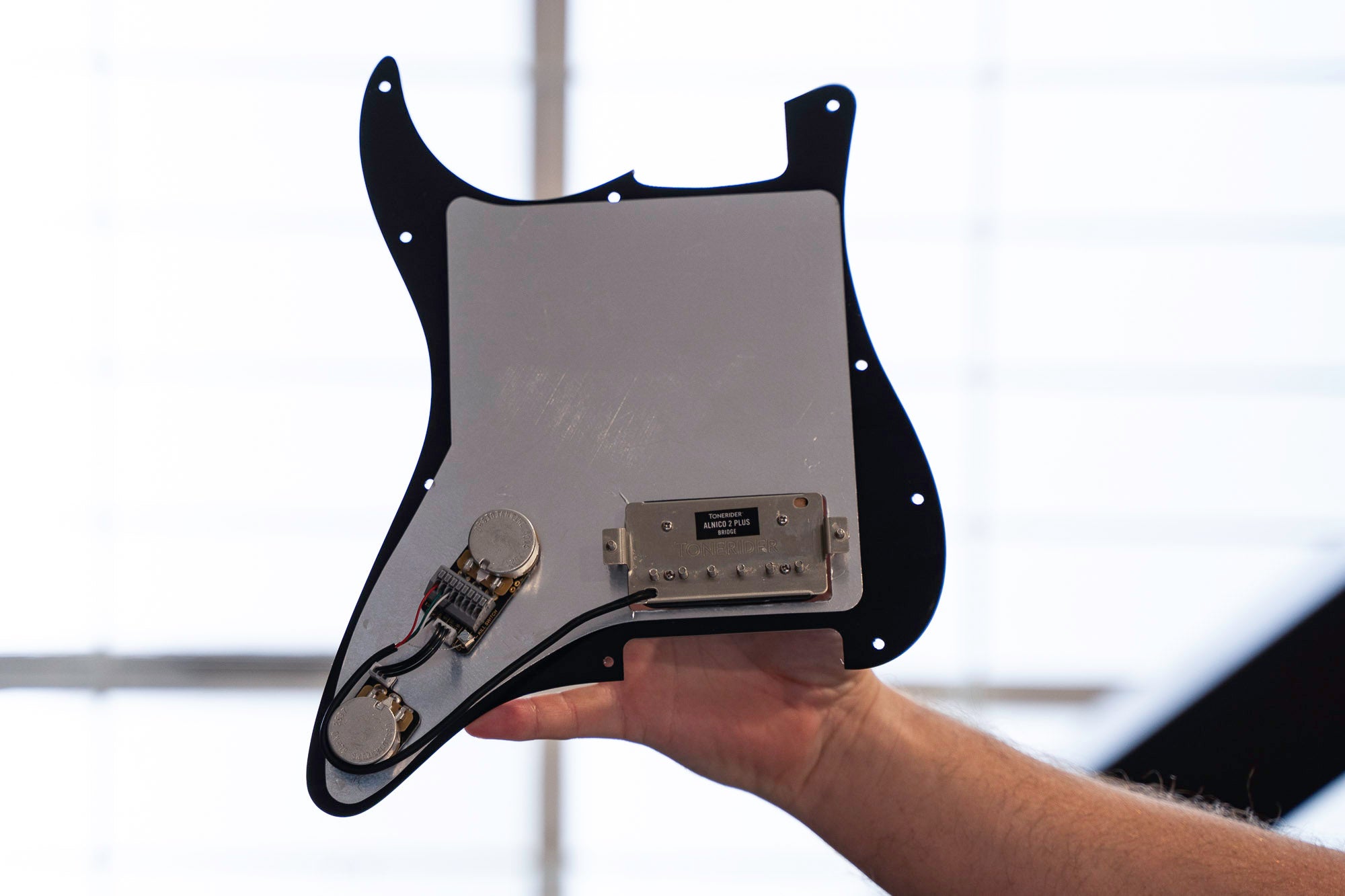 Custom Works: Single Humbucker H Loaded Pickguard for Strat®